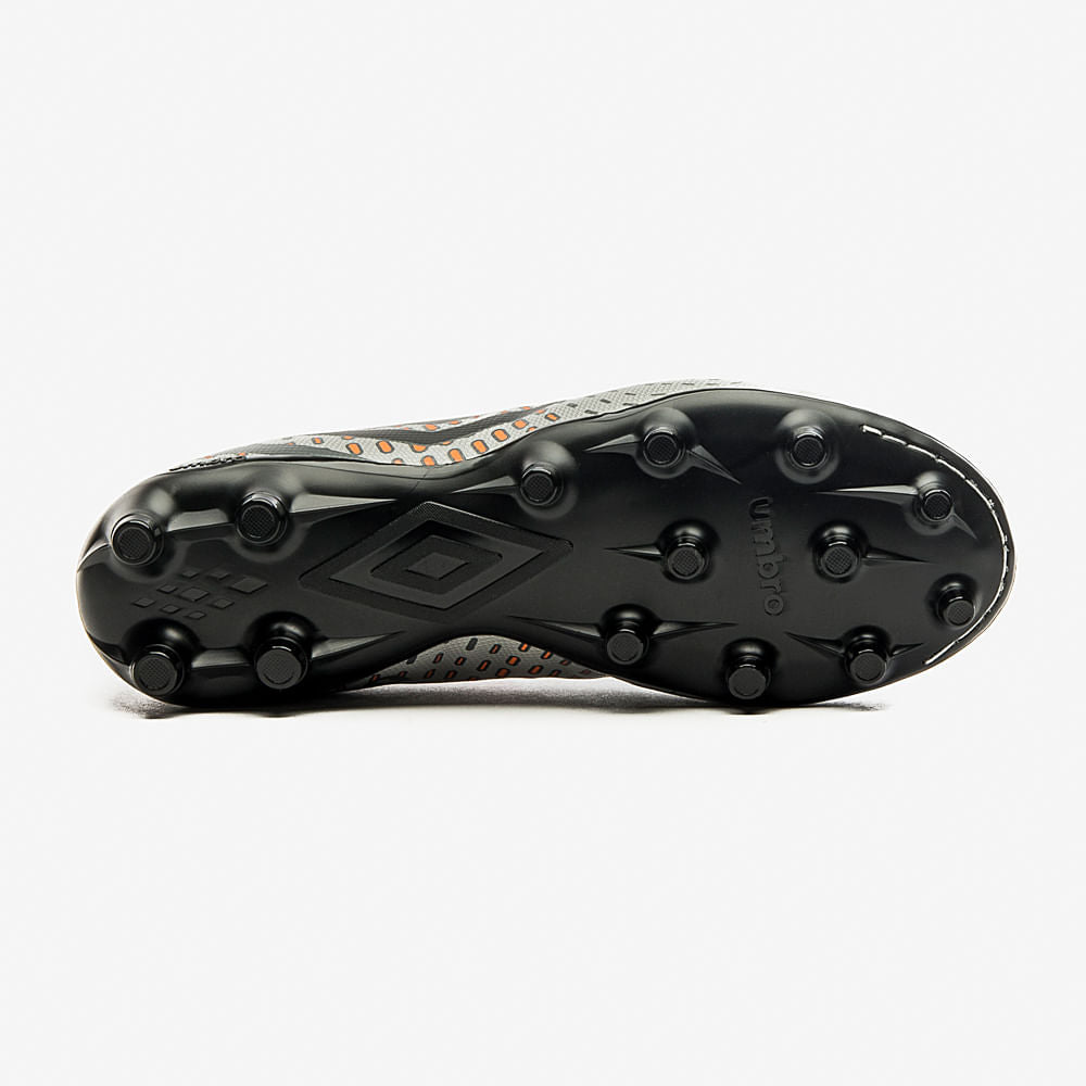 Chuteira Campo Umbro Plasma Cinza